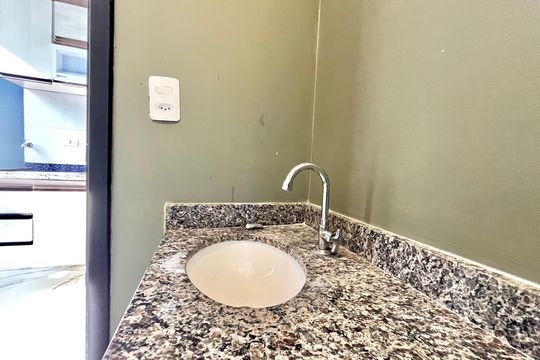 Banheiro de apartamento à venda com 1 quarto, 32m² em Vila Santa Catarina, São Paulo