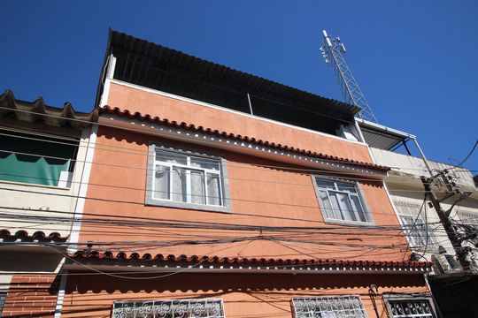 Fachada de casa de condomínio à venda com 2 quartos, 125m² em Taquara, Rio de Janeiro