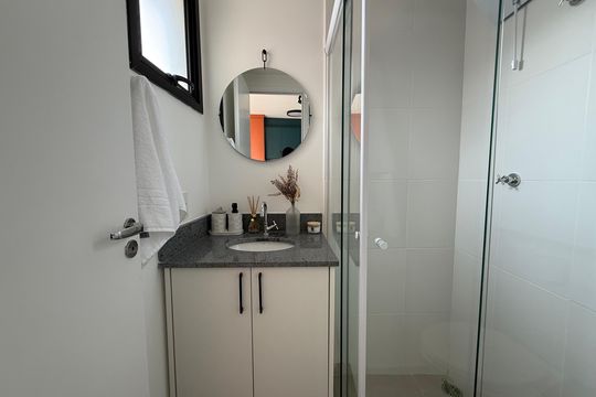 Banheiro de kitnet/studio para alugar com 1 quarto, 17m² em Campos Elíseos, São Paulo