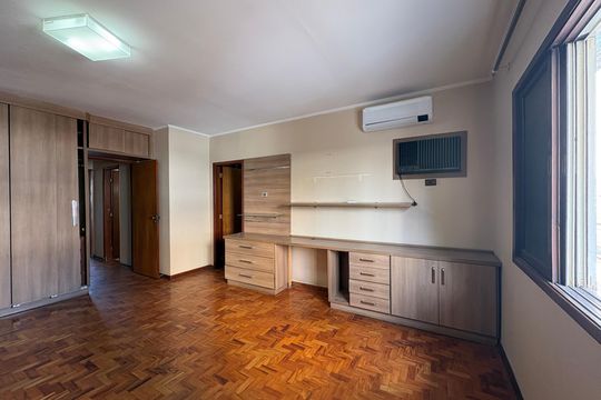 Suíte  de casa à venda com 4 quartos, 250m² em Vila Albertina, São Paulo