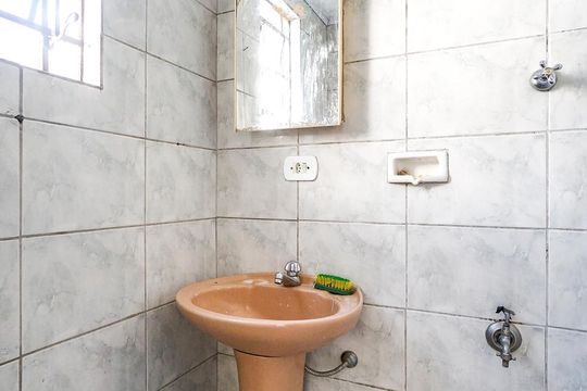 Banheiro  de casa de condomínio para alugar com 2 quartos, 95m² em Cidade Mãe do Céu, São Paulo