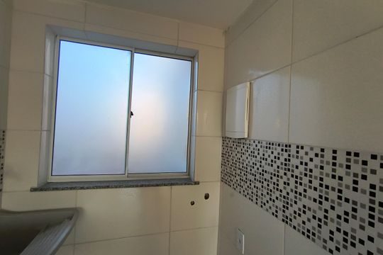 Banheiro de apartamento para alugar com 1 quarto, 32m² em Freguesia (jacarepaguá), Rio de Janeiro