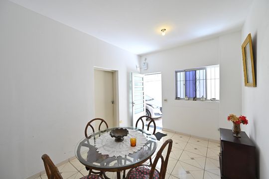 Casa à venda com 3 quartos, 200m² em Planalto Paulista, São Paulo
