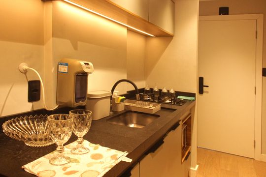 Cozinha de kitnet/studio para alugar com 1 quarto, 30m² em Gonzaga, Santos