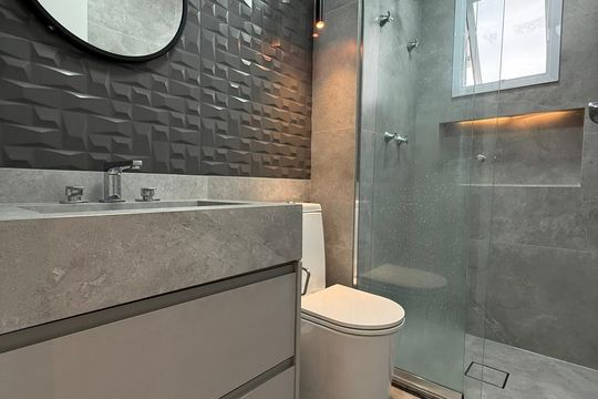 Banheiro de apartamento para alugar com 2 quartos, 69m² em Parque Industrial Tomas Edson, São Paulo