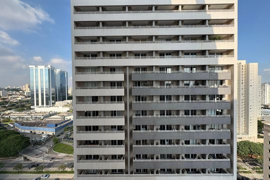 Vista da sacada de apartamento para alugar com 2 quartos, 69m² em Parque Industrial Tomas Edson, São Paulo