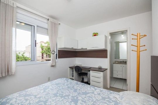 Quarto 1 de apartamento para alugar com 2 quartos, 63m² em Santo Antônio, Porto Alegre