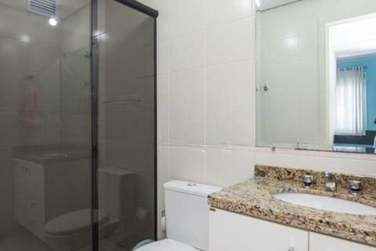 Banheiro 1 de apartamento para alugar com 2 quartos, 63m² em Santo Antônio, Porto Alegre