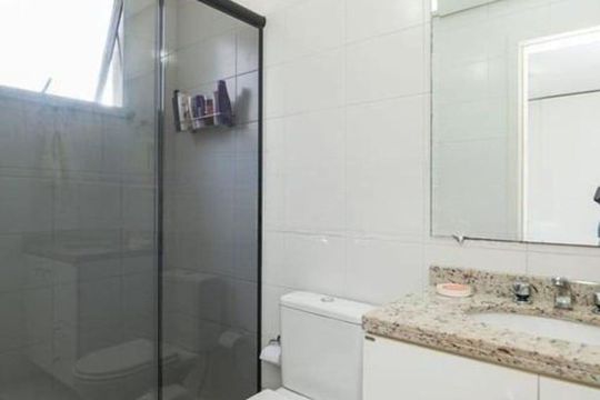 Banheiro 1 de apartamento para alugar com 2 quartos, 63m² em Santo Antônio, Porto Alegre