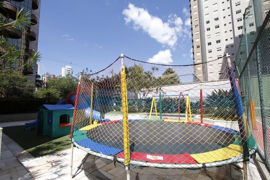 Área comum - Playground de apartamento para alugar com 4 quartos, 185m² em Belvedere, Belo Horizonte
