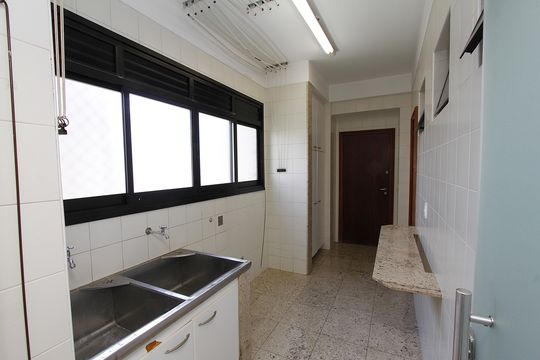Área de Serviço de apartamento para alugar com 4 quartos, 185m² em Belvedere, Belo Horizonte