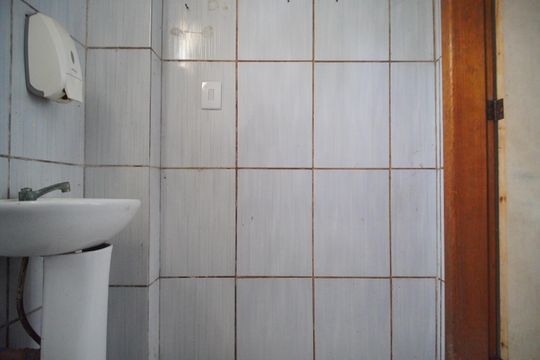 Banheiro de apartamento para alugar com 1 quarto, 45m² em Campina, São Leopoldo