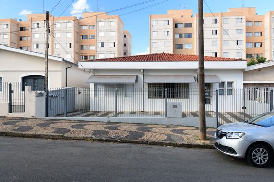 Fachada de casa à venda com 3 quartos, 150m² em Jardim Bela Vista, Campinas