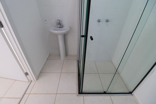 Banheiro  de apartamento para alugar com 2 quartos, 50m² em Maubisa, Ribeirão Preto