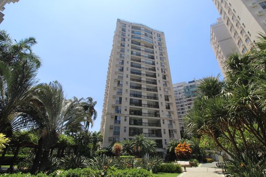 Fachada do bloco de apartamento à venda com 4 quartos, 166m² em Barra Olímpica, Rio de Janeiro