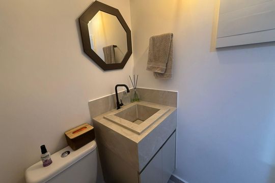 Banheiro de casa à venda com 2 quartos, 64m² em Bela Vista, Osasco