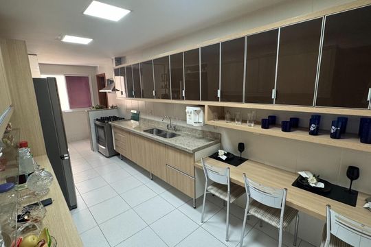Cozinha de apartamento à venda com 3 quartos, 143m² em Recreio dos Bandeirantes, Rio de Janeiro