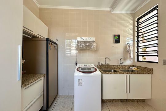 Área de Serviço de casa para alugar com 6 quartos, 374m² em Jardim Atlântico, Florianópolis