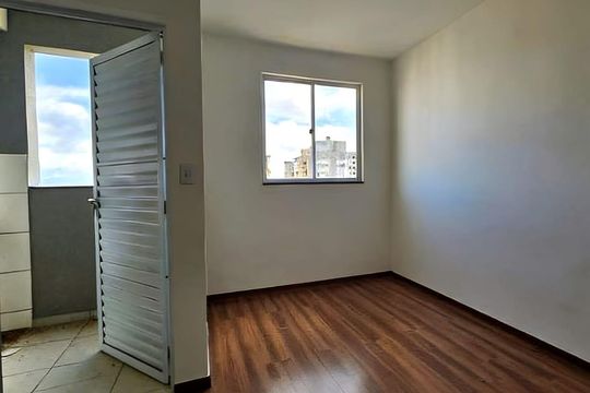 Sala de apartamento para alugar com 2 quartos, 45m² em Jardim Espanha, Uberlândia