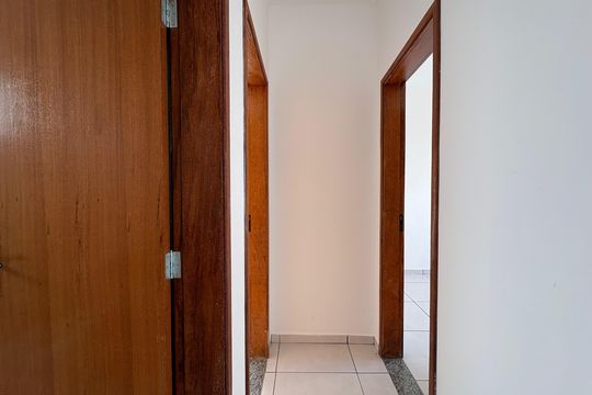 Corredor de apartamento para alugar com 2 quartos, 49m² em Santa Marta, Ribeirão das Neves