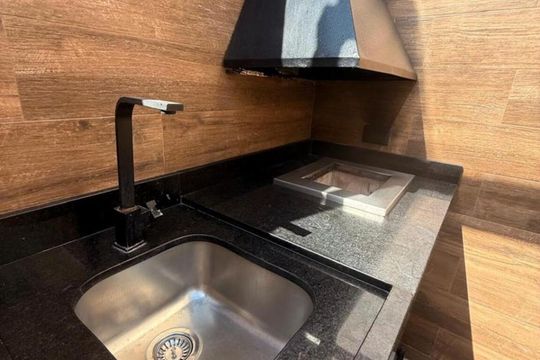 Cozinha de casa de condomínio para alugar com 2 quartos, 100m² em Jardim Colibri, Cotia