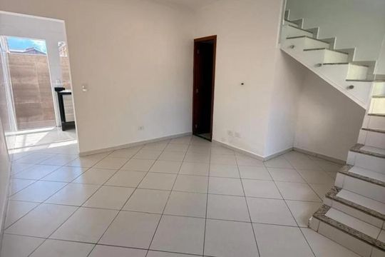 Sala de casa de condomínio para alugar com 2 quartos, 100m² em Jardim Colibri, Cotia