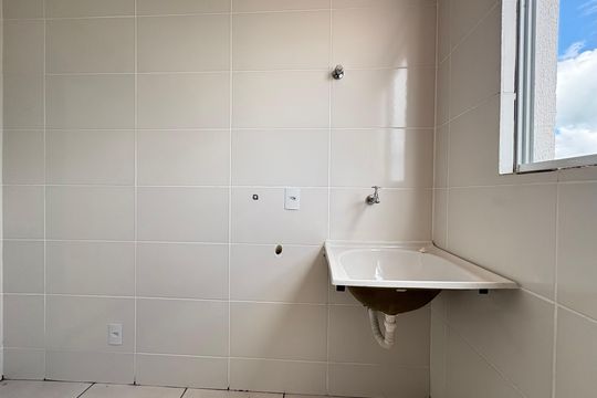 Área de serviço de apartamento para alugar com 2 quartos, 49m² em Santa Marta, Ribeirão das Neves
