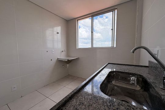 Cozinha de apartamento para alugar com 2 quartos, 49m² em Santa Marta, Ribeirão das Neves