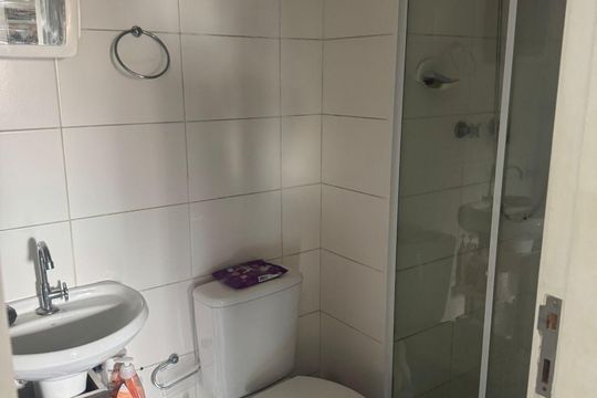 Banheiro de apartamento à venda com 2 quartos, 49m² em Jardim Umarizal, São Paulo