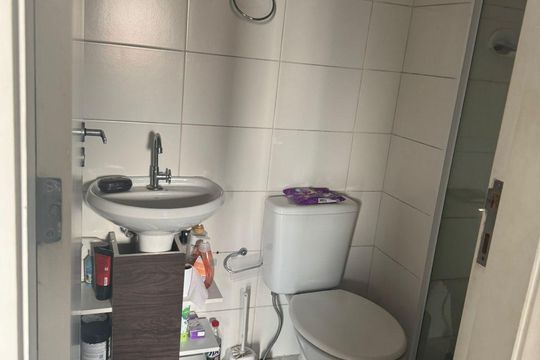 Banheiro de apartamento à venda com 2 quartos, 49m² em Jardim Umarizal, São Paulo