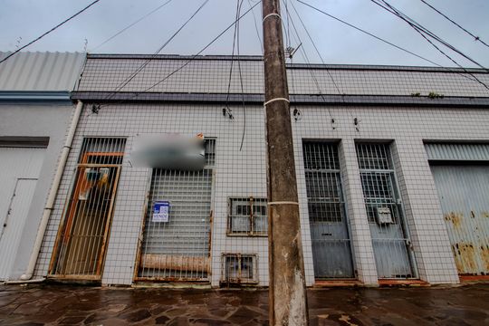 Fachada de casa para alugar com 3 quartos, 150m² em São Geraldo, Porto Alegre