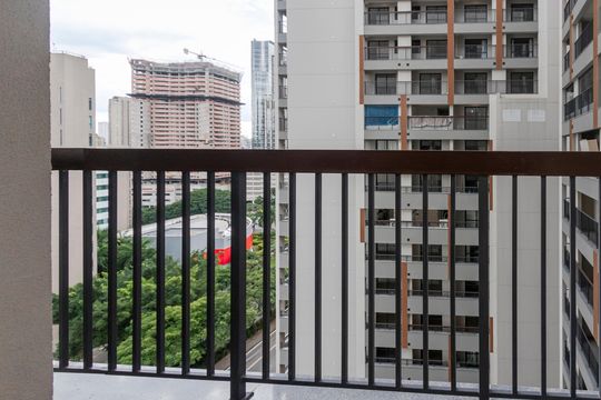 Varanda de kitnet/studio para alugar com 1 quarto, 26m² em Vila Cordeiro, São Paulo