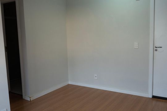 Sala de apartamento à venda com 2 quartos, 43m² em Vila Carmosina, São Paulo