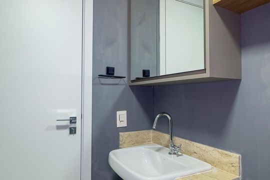 Banheiro de kitnet/studio à venda com 1 quarto, 21m² em Santo Amaro, São Paulo