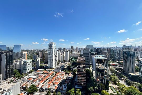 Cobertura vista de kitnet/studio à venda com 1 quarto, 77m² em Vila Olímpia, São Paulo