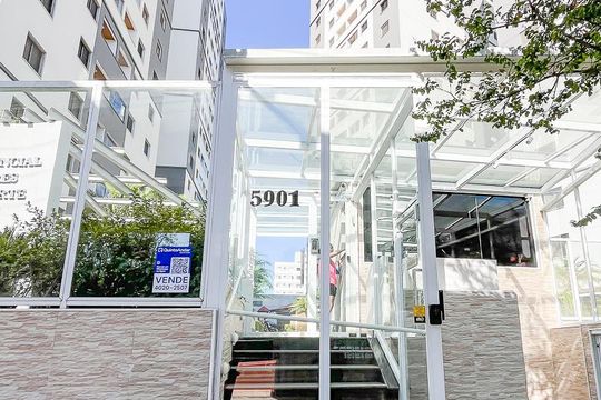 Fachada + plaquinha de apartamento à venda com 3 quartos, 67m² em Rudge Ramos, São Bernardo do Campo