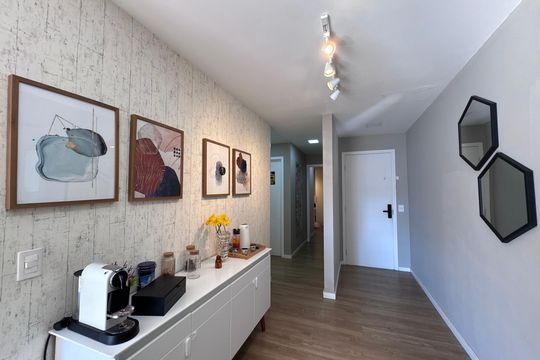 Corredor de apartamento à venda com 3 quartos, 200m² em Recreio dos Bandeirantes, Rio de Janeiro