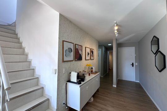 Corredor de apartamento à venda com 3 quartos, 200m² em Recreio dos Bandeirantes, Rio de Janeiro