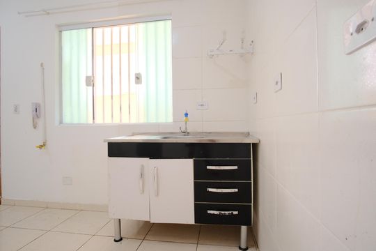 Cozinha de apartamento para alugar com 1 quarto, 30m² em Penha de França, São Paulo