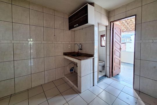 Cozinha de apartamento para alugar com 1 quarto, 65m² em Brasilândia, São Gonçalo