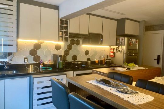 Cozinha de apartamento à venda com 2 quartos, 49m² em Alphaville Empresarial, Barueri