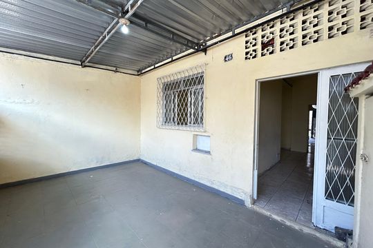Facahada /garagem de casa para alugar com 1 quarto, 70m² em Osvaldo Cruz, Rio de Janeiro
