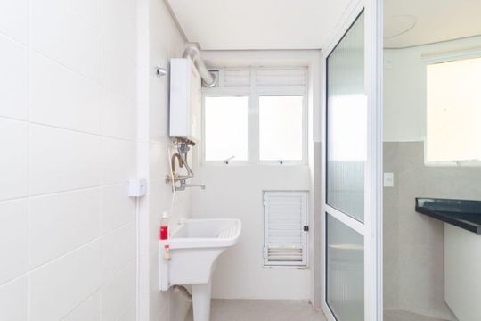 Lavanderia de apartamento para alugar com 2 quartos, 78m² em Azenha, Porto Alegre