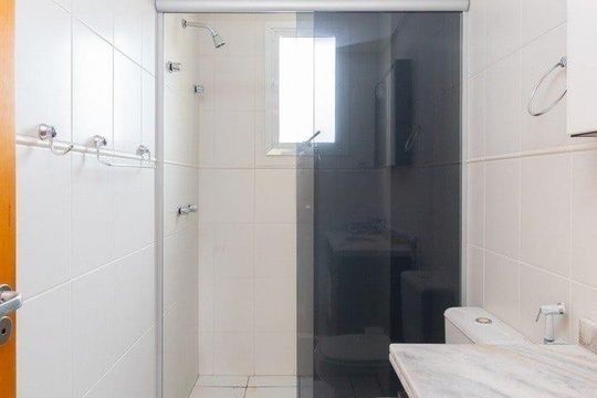 Banheiro 1 de apartamento para alugar com 2 quartos, 78m² em Azenha, Porto Alegre