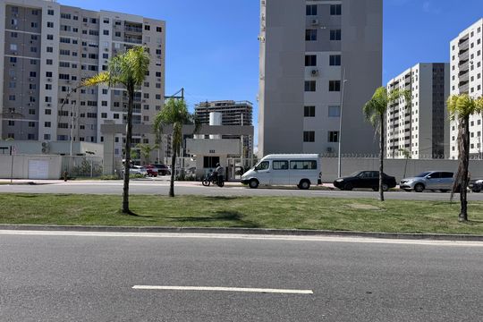 Fachada de apartamento à venda com 2 quartos, 50m² em Barra da Tijuca, Rio de Janeiro