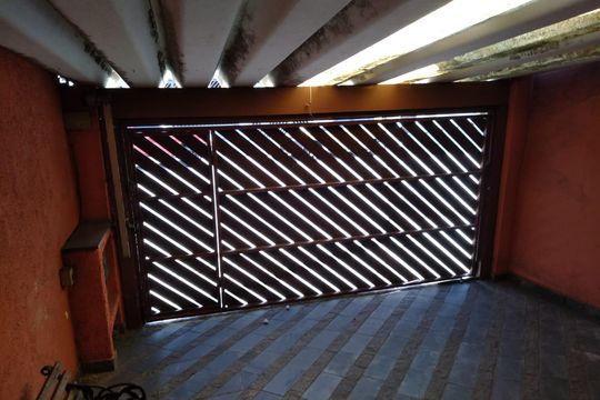 Garagem de casa à venda com 2 quartos, 128m² em Jardim Orlandina, São Bernardo do Campo