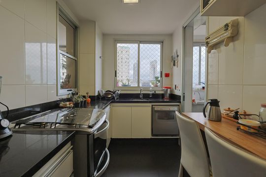 Cozinha de apartamento para alugar com 3 quartos, 92m² em Vila da Serra, Nova Lima