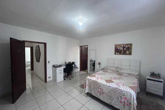 Quarto 1 suíte 1 de casa à venda com 4 quartos, 225m² em Vila Santana, São Paulo