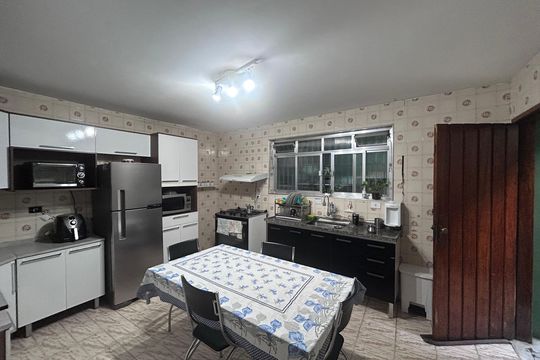 Cozinha 1 de casa à venda com 4 quartos, 225m² em Vila Santana, São Paulo