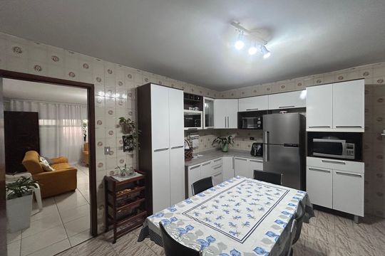 Cozinha 1 de casa à venda com 4 quartos, 225m² em Vila Santana, São Paulo
